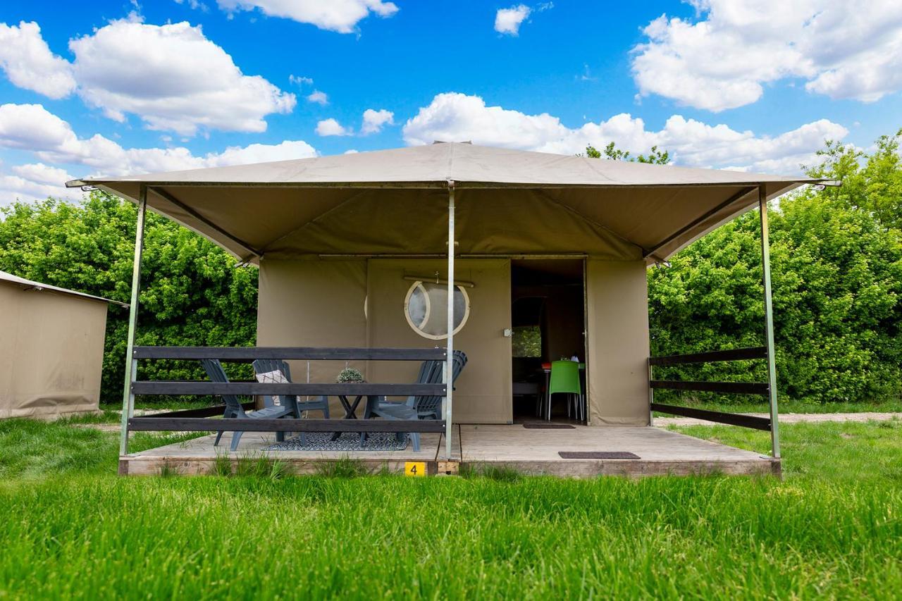 Boerderij Camping Nixhoeve Genderen المظهر الخارجي الصورة