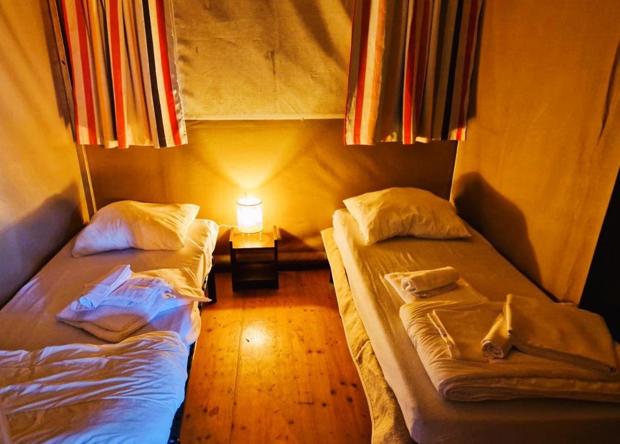 Boerderij Camping Nixhoeve Genderen المظهر الخارجي الصورة